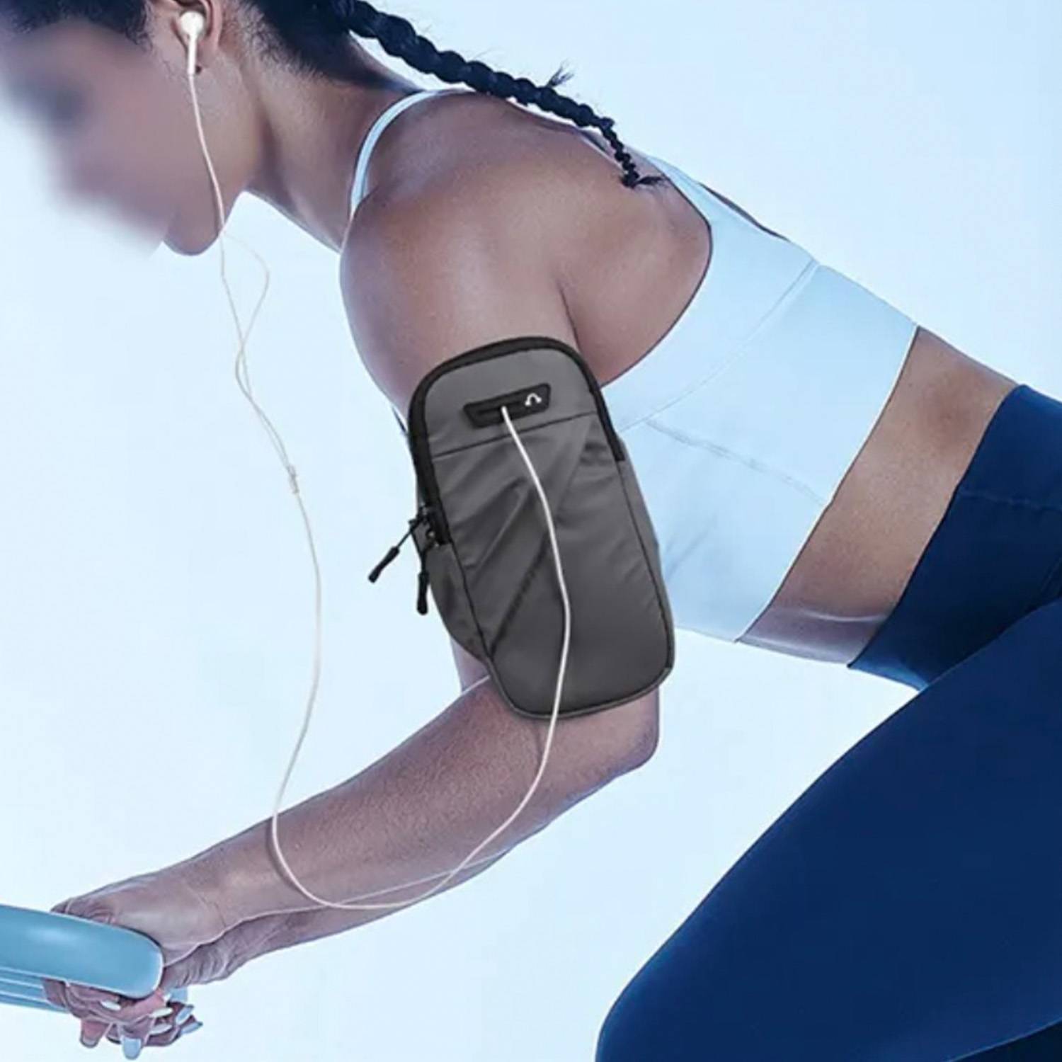 Lightweight Waterproof Sports Arm Bag - Image 4