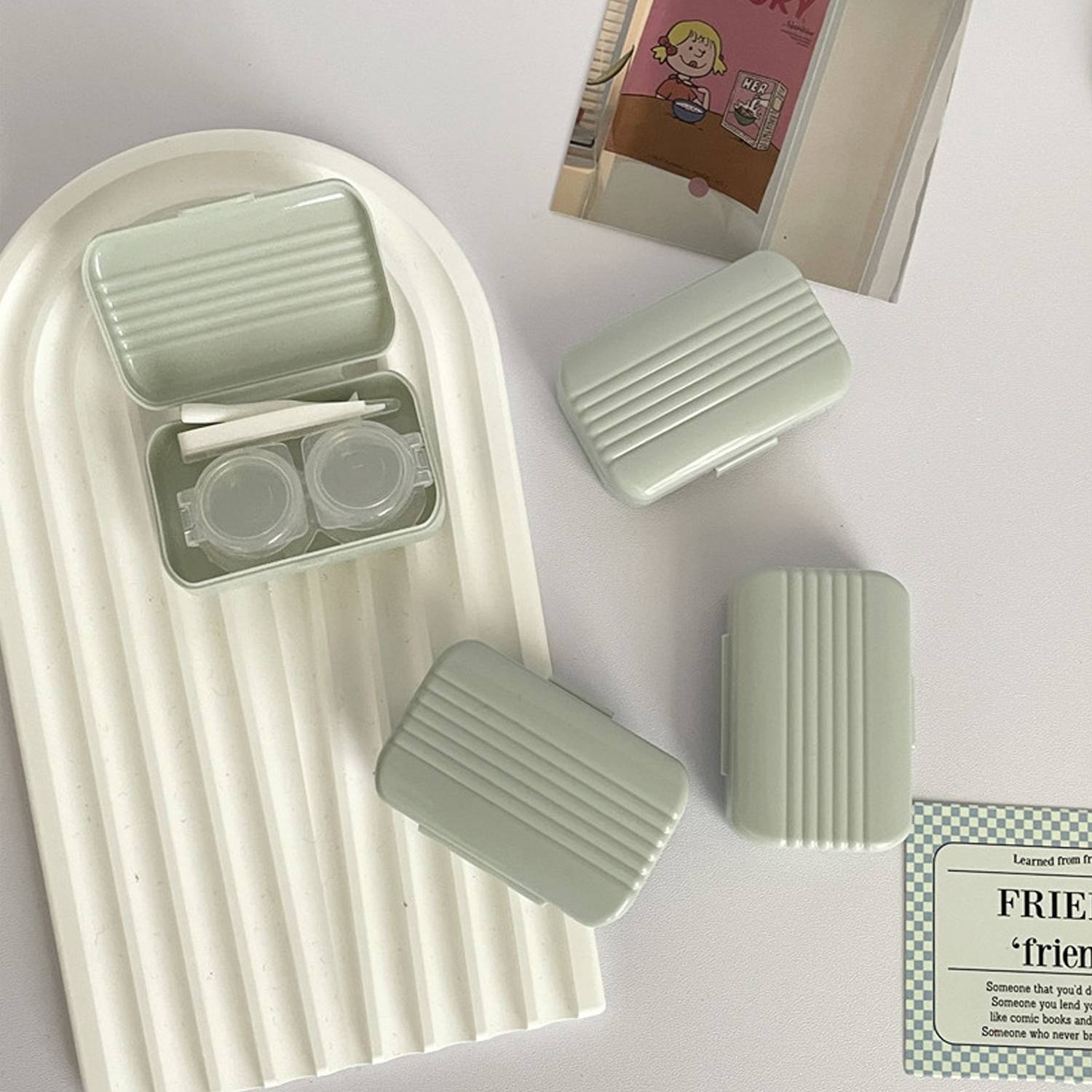 Vintage color contact lens case - Image 5